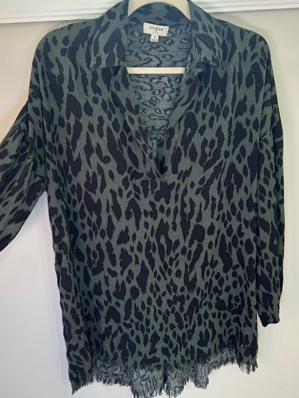 Umgee Green Black Leopard Print Oversized Tunic Frayed Hem Small NWOT
